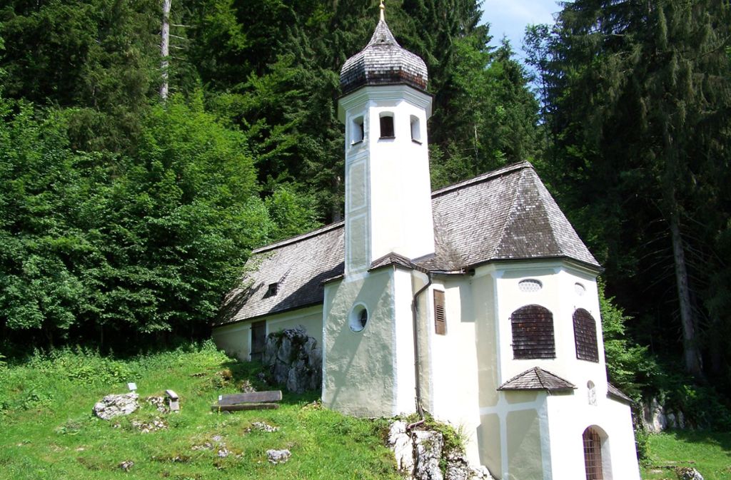 Zur idyllisch gelegenen Ölbergkapelle in Sachrang pilgern Wallfahrer aus Tirol und Bayern. Sogar ein Papst war schon da.