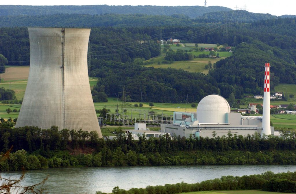 Das schweizerische Atomkraftwerk Leibstadt befindet sich  am Hochrhein, nahe der deutschen Grenze. Foto: dpa