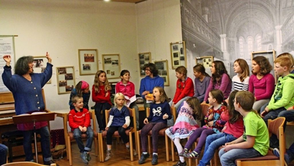 Kinderchor in Stuttgart Degerloch: Stimmeinsatz im Judoanzug
