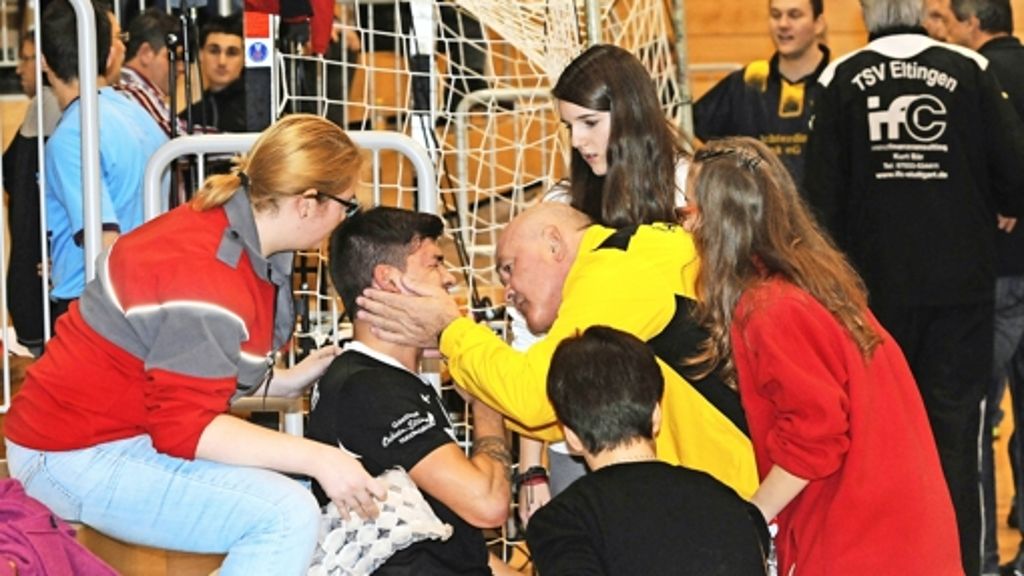 Fußball: Ein Kopfstoß verdirbt den Hallenspaß