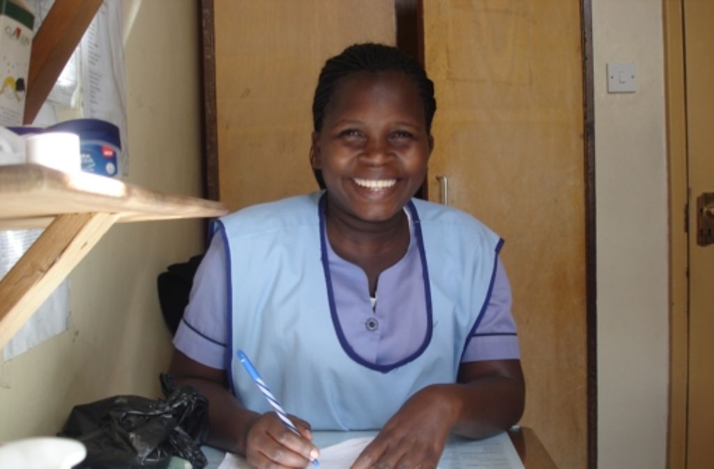 Evelyne, die in der Ambulanz in Nairobi für die German Doctors übersetzt hat, denn nicht alle Patienten können Englisch.