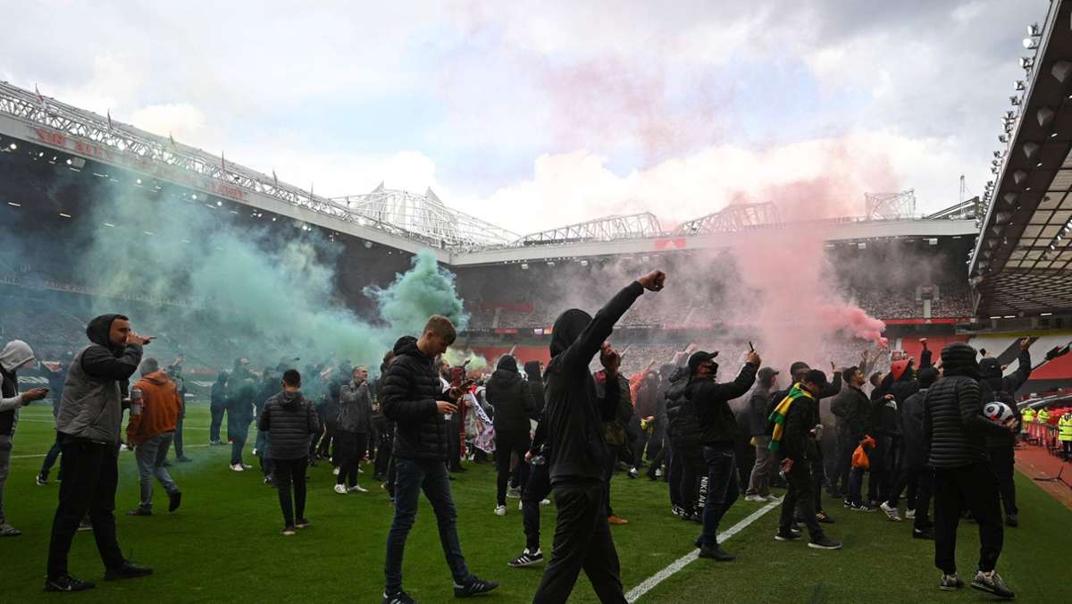 Man United-Fans stürmen Stadion: Premier League-Spiel gegen Liverpool verschoben