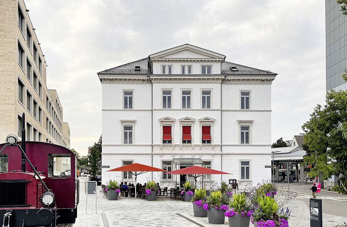 Die Villa Gutmann in Göppingen ist mit dem Architekturpreis „Beispielhaftes Bauen“ ausgezeichnet worden. Das Gebäude stammt aus dem Jahr 1865 und ist im klassizistisch geprägten Stil gebaut.