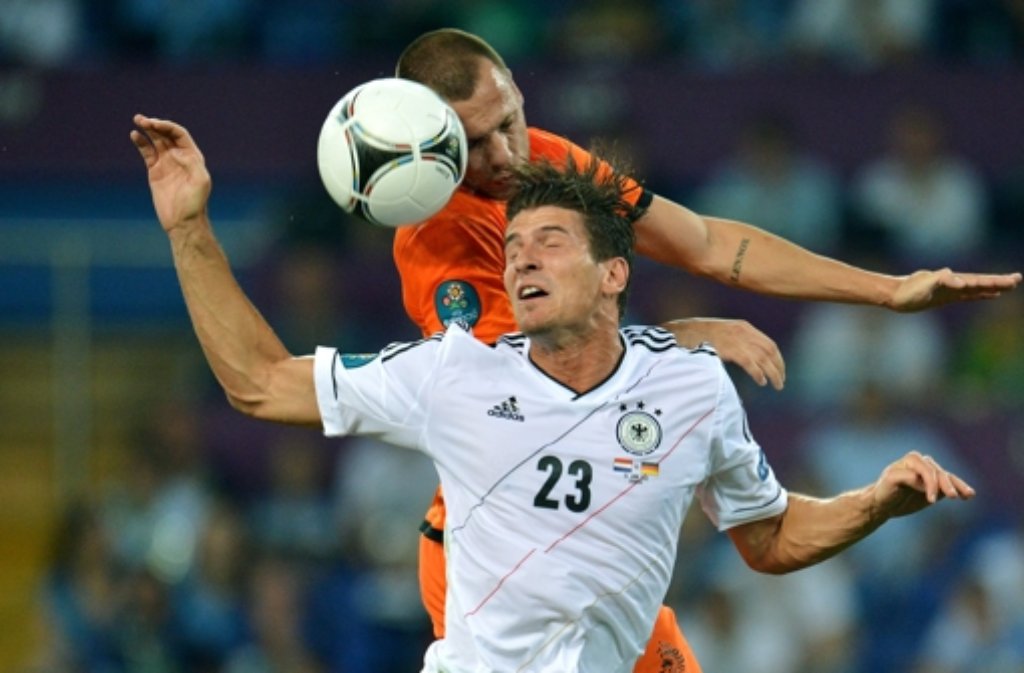 In der Nationalmannschaft traf Gomez in 60 Länderspielen bisher 25 Mal, überzeugte zuletzt bei der EM 2012 im Gruppenspiel gegen die Niederlande.