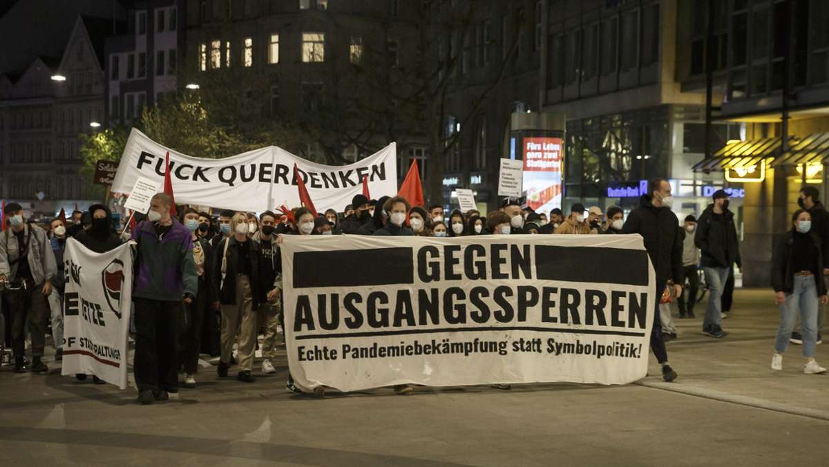 Protest gegen Corona-Ausgangssperre: Erneute  Demo am Stuttgarter Marienplatz