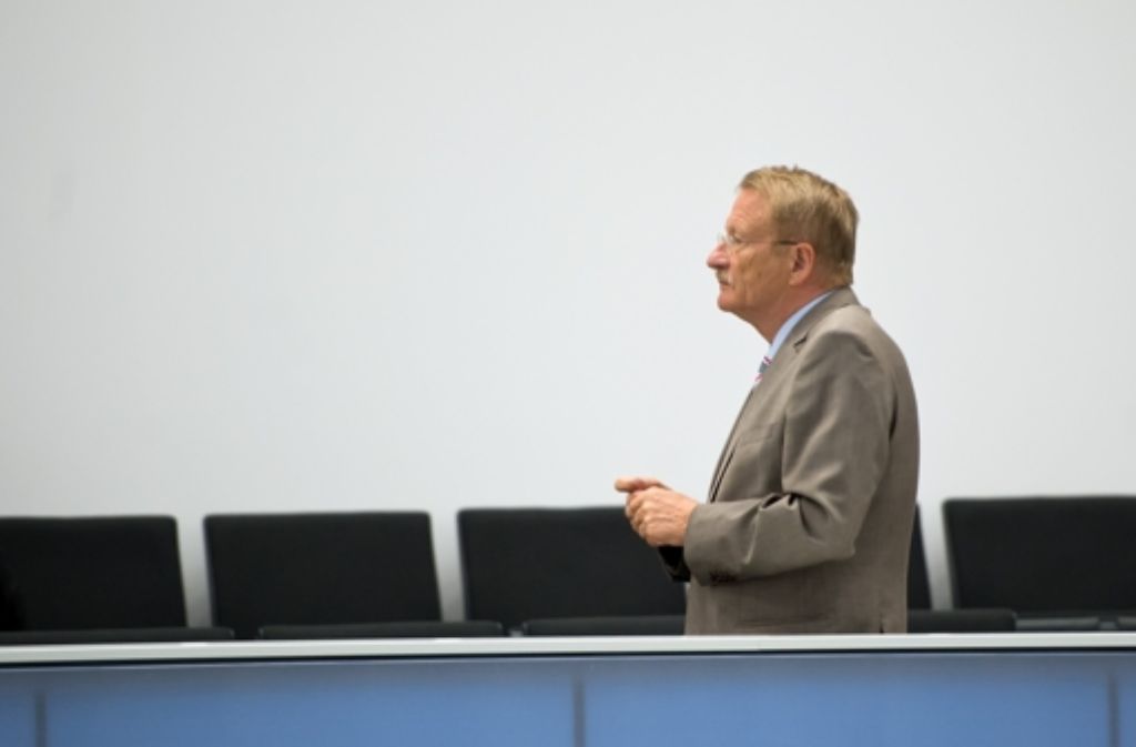 Der Ausschussvorsitzende Wolfgang Drexler (SPD) ist sauer auf Innenminister Reinhold Gall. Foto: dpa