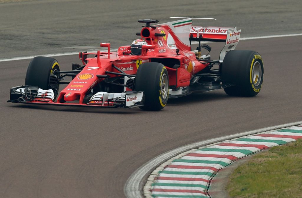 So sieht der Dienstwagen des deutschen Ex-Weltmeisters Sebastian Vettel und Kimi Räikkönen aus.