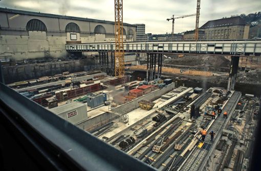 Die Arbeiten am Tiefbahnhof gehen trotz der juristischen Auseinandersetzung um die Finanzierung weiter. Foto: Lichtgut/Max Kovalenko