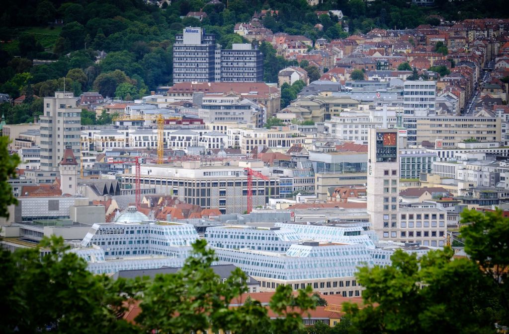 Stuttgart bietet herrliche Aussichtspunkte, an denen man die Seele baumeln lassen kann, zum Beispiel die Karlshöhe.