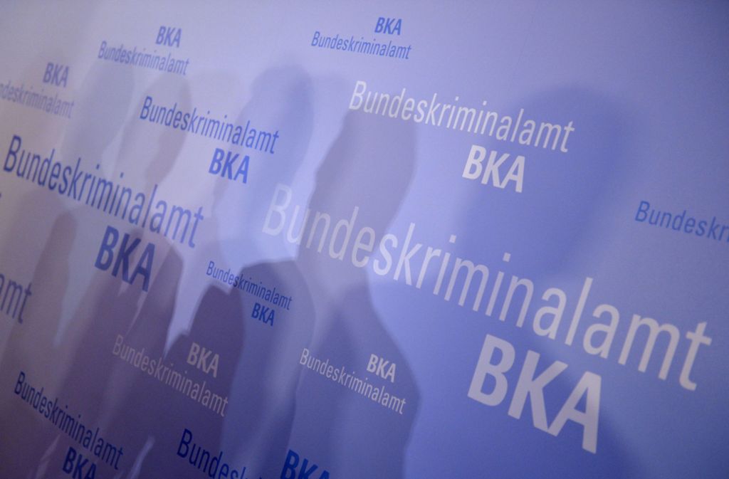 Das BKA könnte die Personen auf den Listen von Rechtsextremen informieren, macht das aber nur bei Politikern und Amtsträgern. Foto: dpa