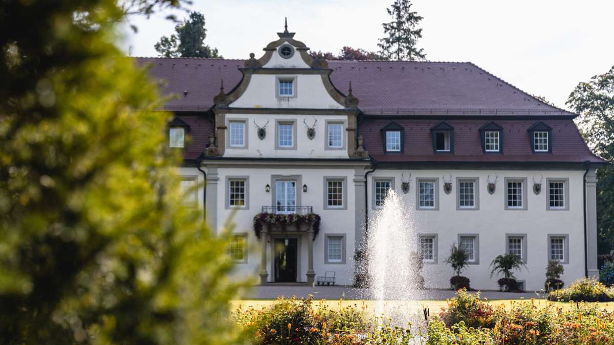 Schöne Außenansicht vom Schlosshotel Friedrichsruhe