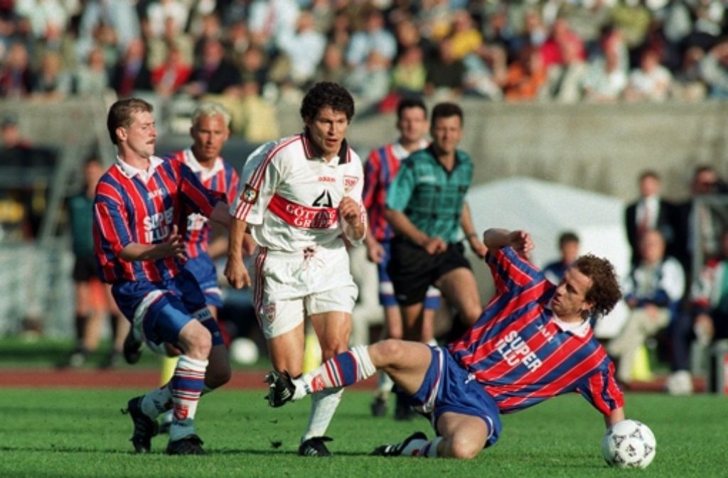 Von dort ging es 1995 zum VfB Stuttgart, acht Jahre lang sollte Balakov für die Schwaben spielen. Beim DFB-Pokalfinale im Jahr 1997 gegen Energie Cottbus stand er auf dem Platz, das 2:0 für Stuttgart ausging und dem VfB den Pokal bescherte.