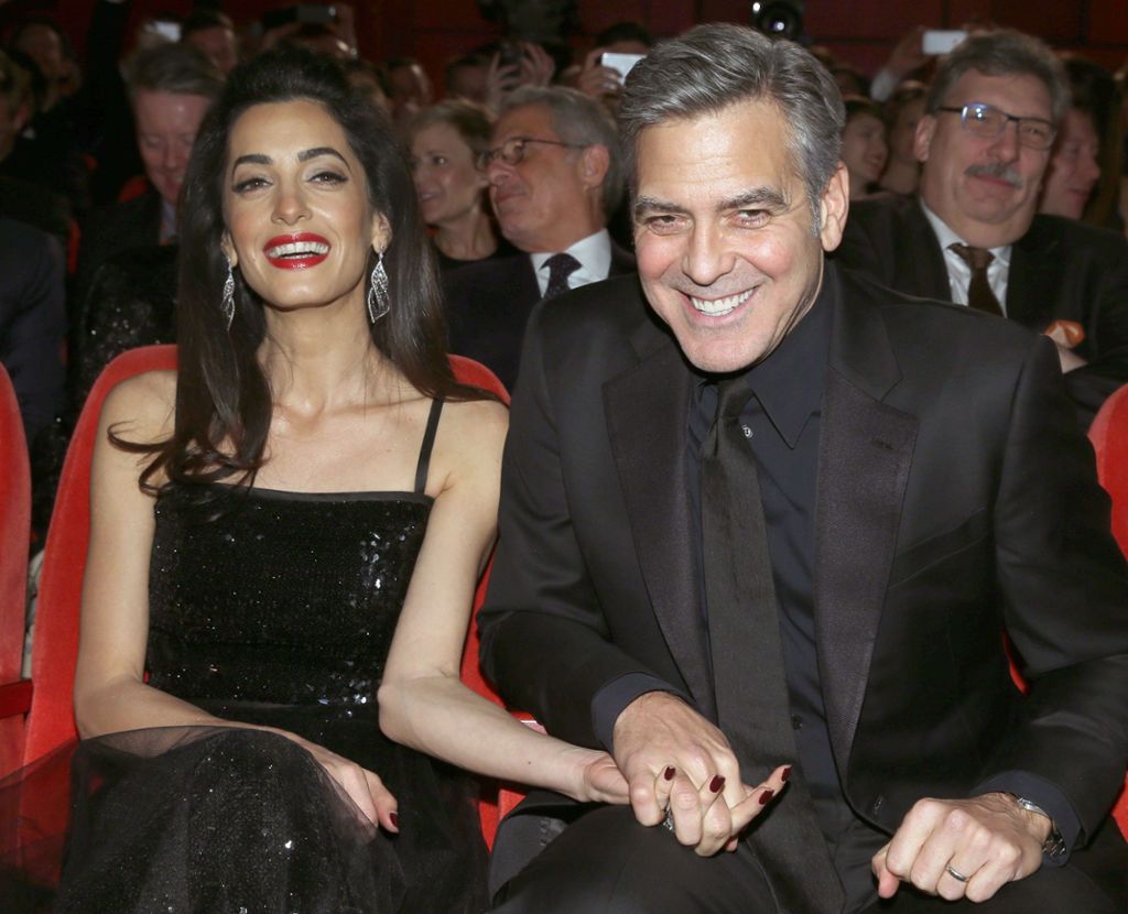 2016: Glamourpaar an der Spree - alle Augen und Kameraobjektive sind bei der "Hail Caesar"-Premiere auf George und Amal Clooney gerichtet.