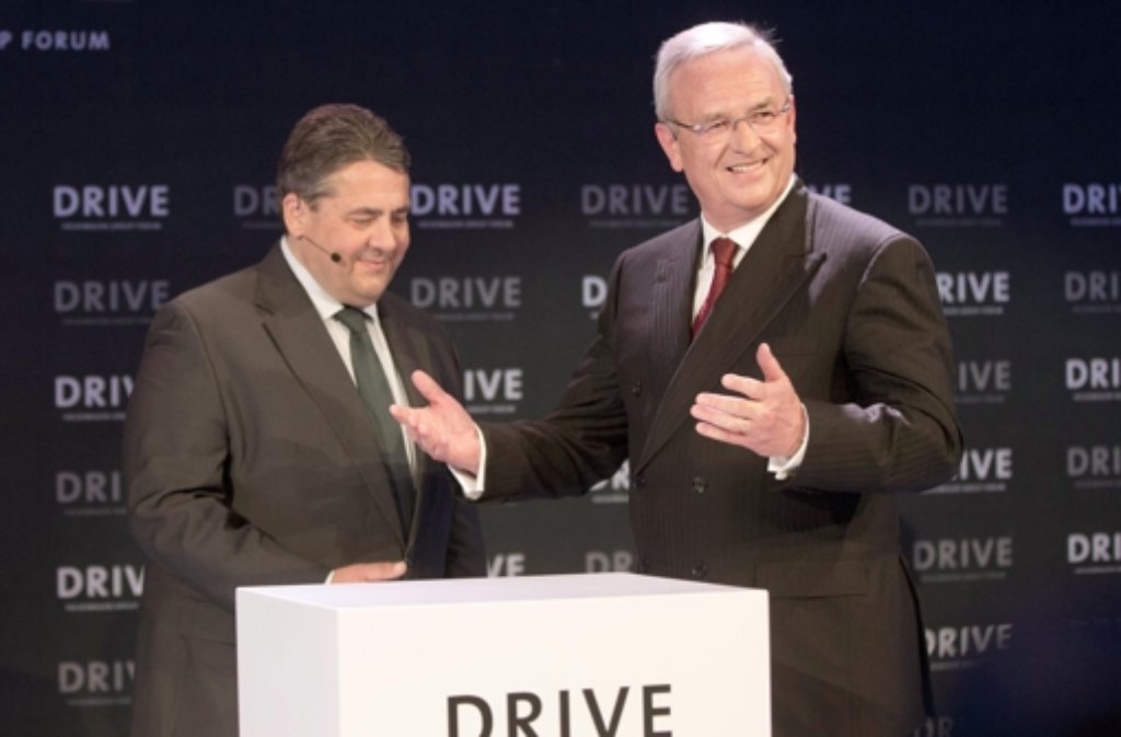 Bundeswirtschaftsminister Sigmar Gabriel (SPD, links) und der VW-Vorstandsvorsitzende Martin Winterkorn