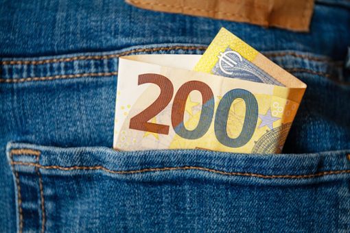 200 Euro soll es für Studierende geben. Foto: Giulio Benzin / shutterstock.com