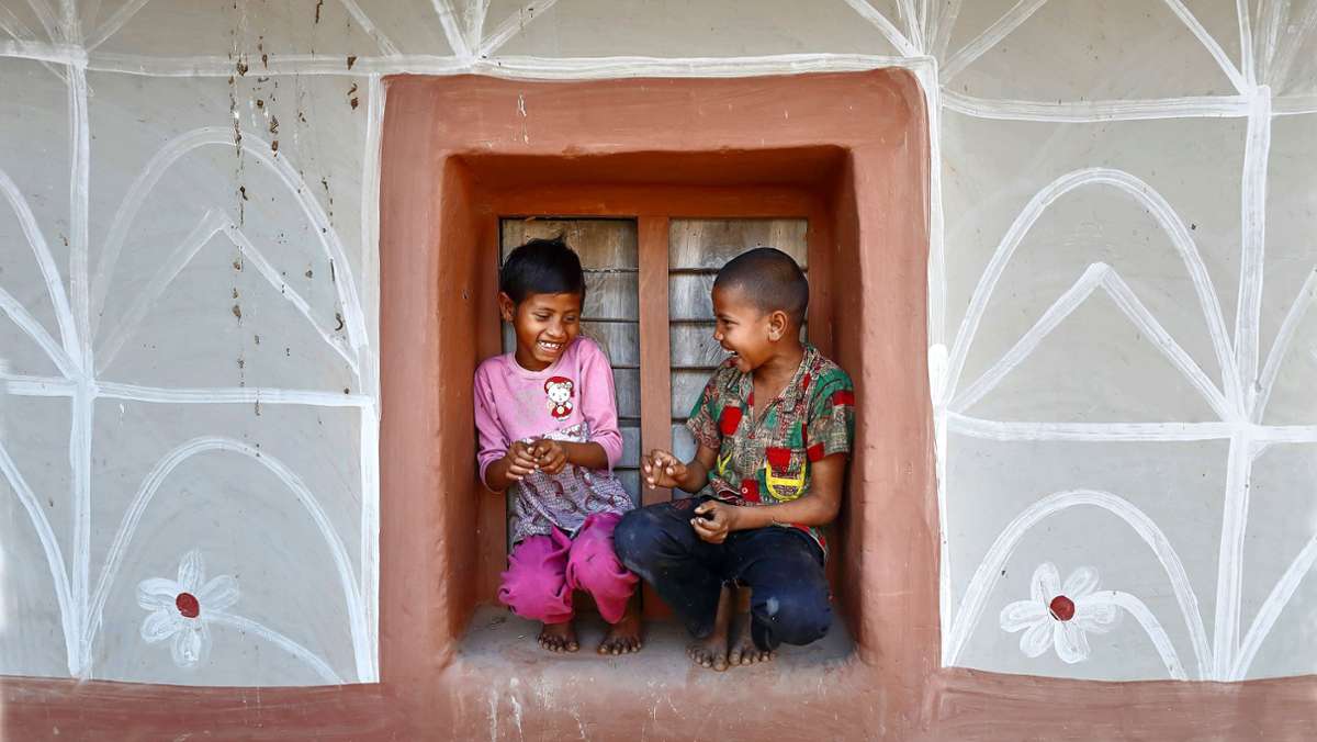  Mit farbenfrohen Motiven gibt Fotograf Noor Ahmed Gelal Einblicke in seine Heimat Bangladesch. Der ehemalige Korntal-Münchinger Peter Dietzel hat die Texte dazu verfasst. 