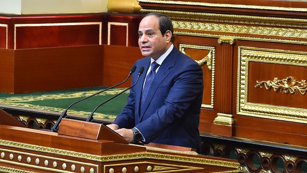  Eigentlich müsste er in drei Jahren abtreten: doch Ägyptens Präsident al-Sisi will nicht von der Macht lassen. Er hat noch große Pläne. Helfen soll ihm ein Verfassungstrick. 