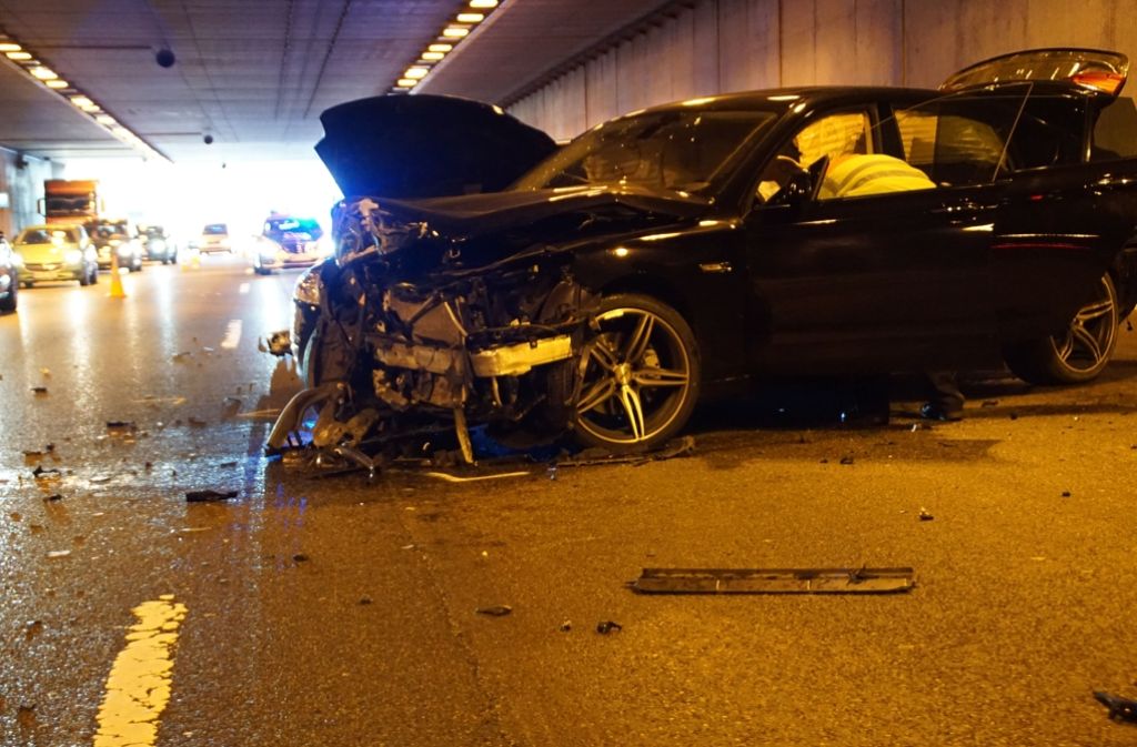 Der BMW war vom Unfall gezeichnet.