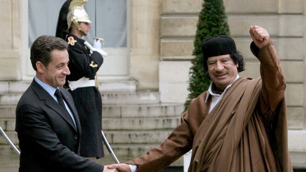  In der Affäre um illegale libysche Wahlkampfspenden ist Frankreichs Ex-Präsident Nicolas Sarkozy der Korruption beschuldigt worden. Jetzt soll nach einem Bericht ein Ermittlungsverfahren gegen ihn eröffnet werden. 