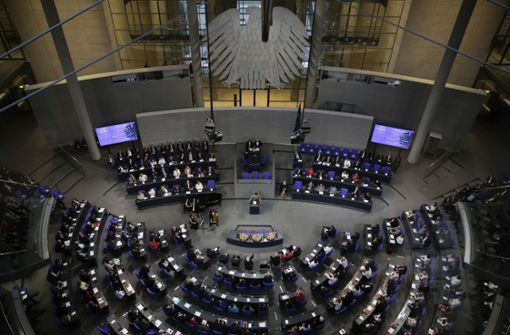Der Bundestag müsse kleiner werden, fordert Thomas Oppermann. Foto: AP