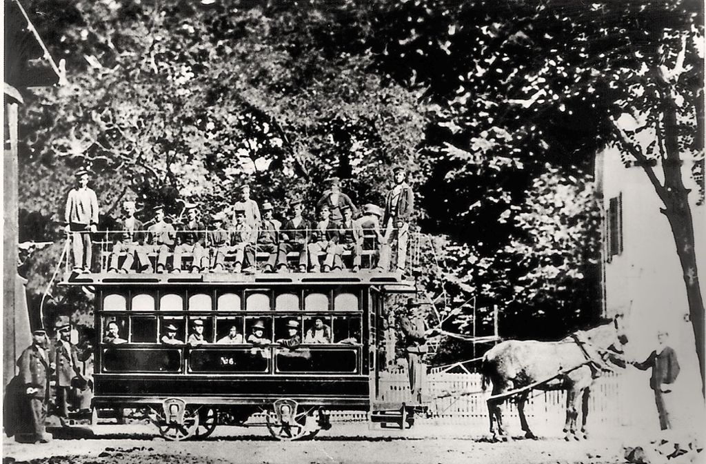 1868 nahm die Stuttgarter Pferde-Eisenbahn ihren Betrieb auf. Sie verband die Innenstadt mit Berg.