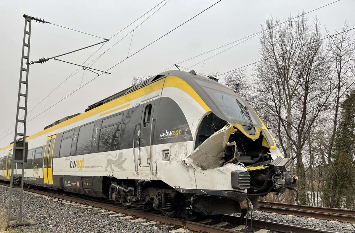 Auch der Regionalzug wurde beschädigt.