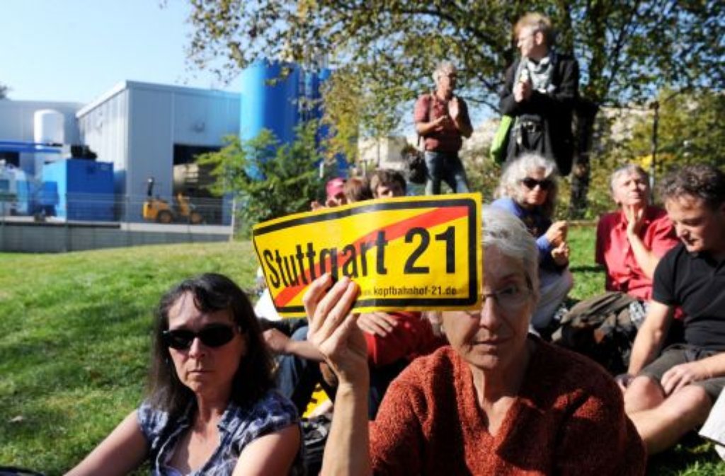 Die Staatsanwaltschaft soll die Namen von Personen verraten haben, die gegen Stuttgart 21 geklagt haben.