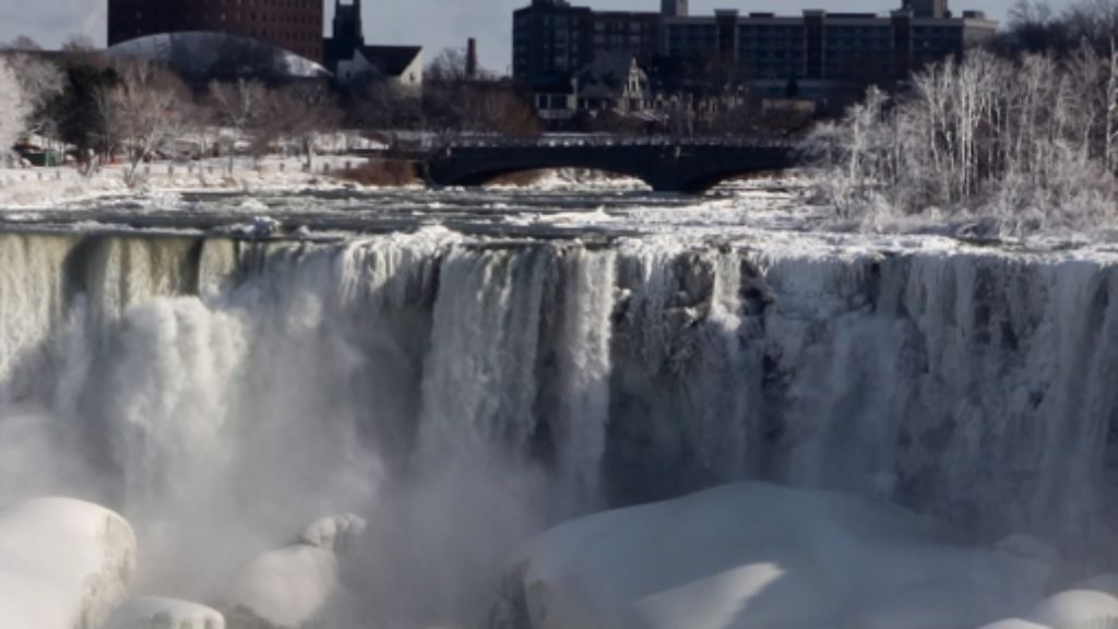 Eisige Niagarafälle: Die schöne Seite der Kältewelle in den USA