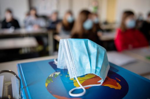 Coronabedingte Lernlücken sollen durch  die Sommerschulen  geschlossen werden. (Symbolfoto) Foto: dpa/Matthias Balk