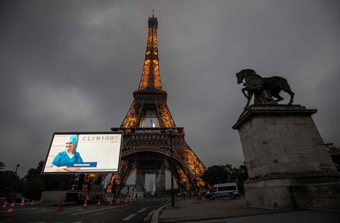 Paris würdigt Ärzte, Krankenschwestern und Lehrer