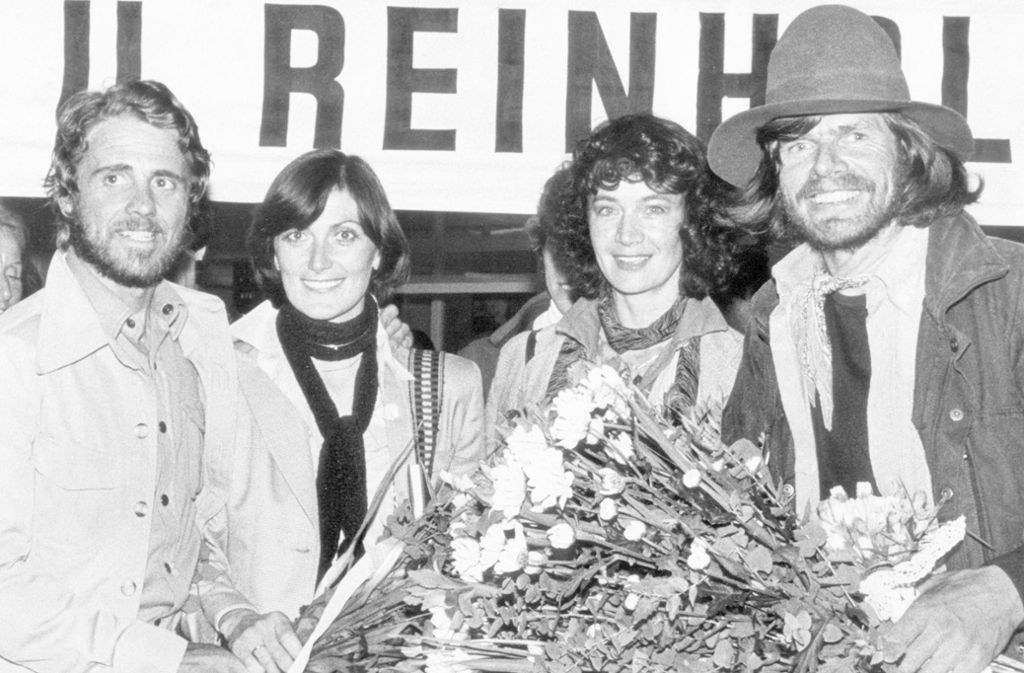 1978 mit Peter Habeler (links) und Partnerinnen nach der Everest-Besteigung