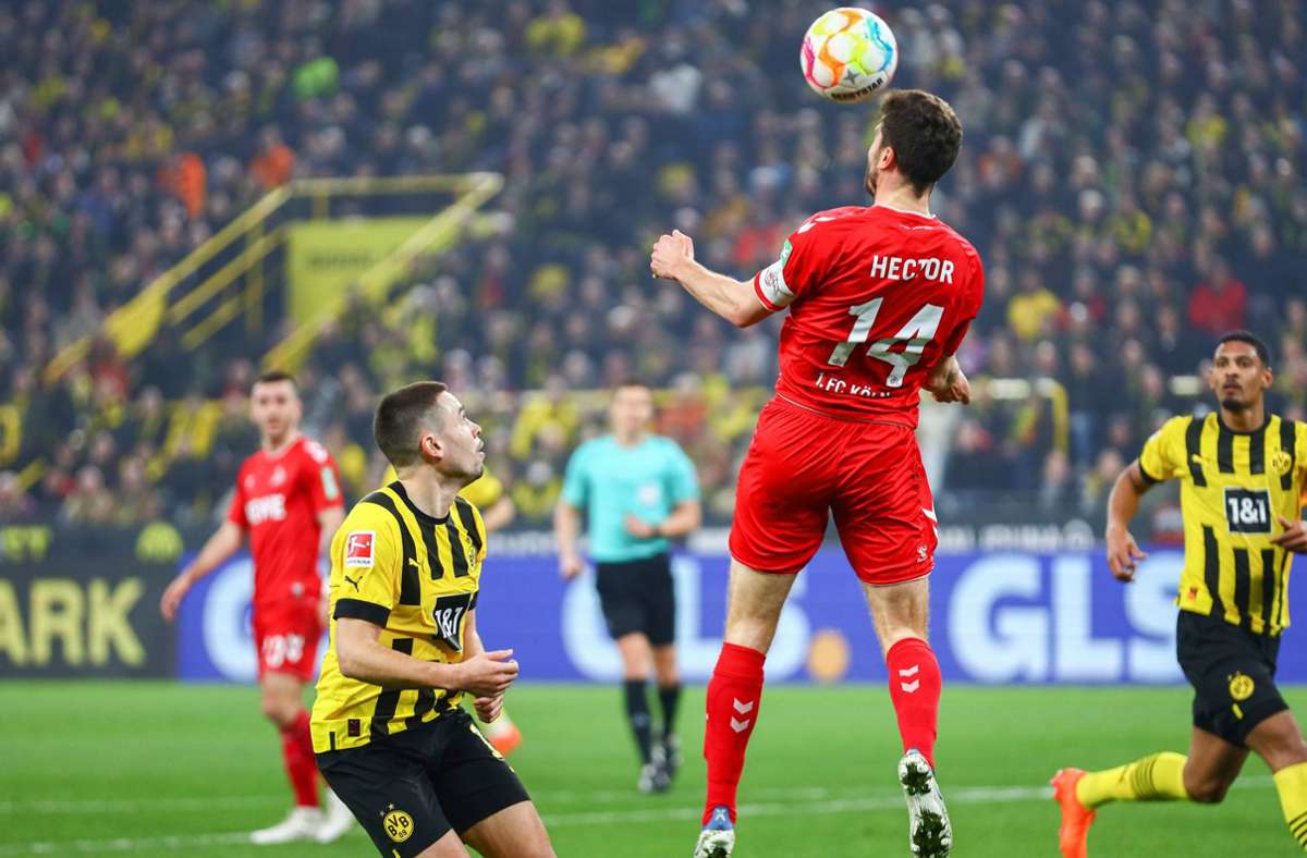 Kopfball von Jonas Hector (1. FC Köln) im Spiel gegen Borussia Dortmund Foto: /imago/Ant Palmer