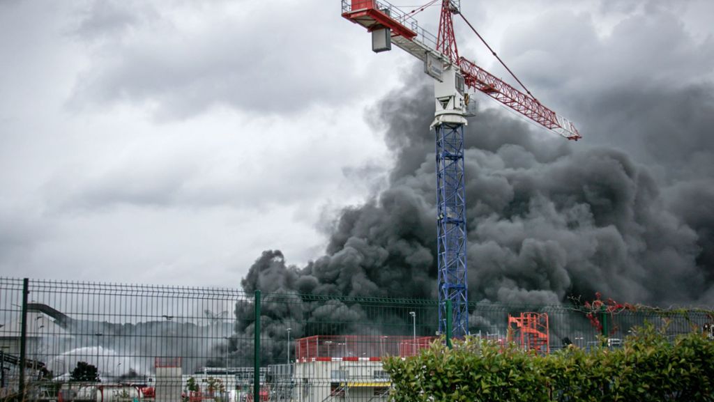 Brand in Rouen: Feuer in französischer Chemiefabrik – Schulen geschlossen