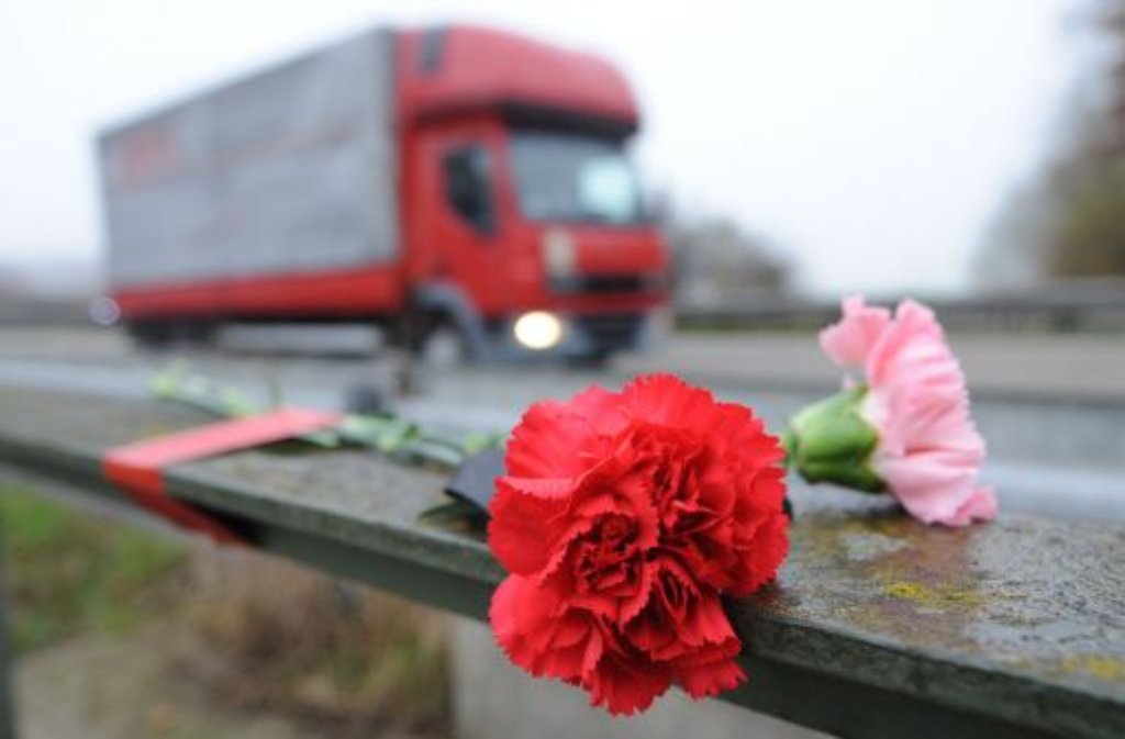 Trauer nach dem Unfall auf der A5 bei Offenburg.