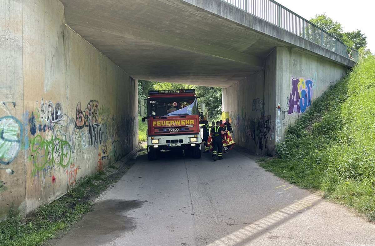 Die Feuerwehr Rottenburg und der Rettungsdienst waren mit mehreren Einsatzkräften vor Ort.