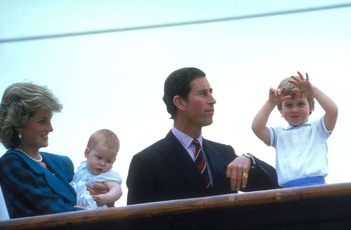 ... – und bekommt 1984 noch einen kleinen Bruder, Prinz Henry, von allen nur Harry genannt.