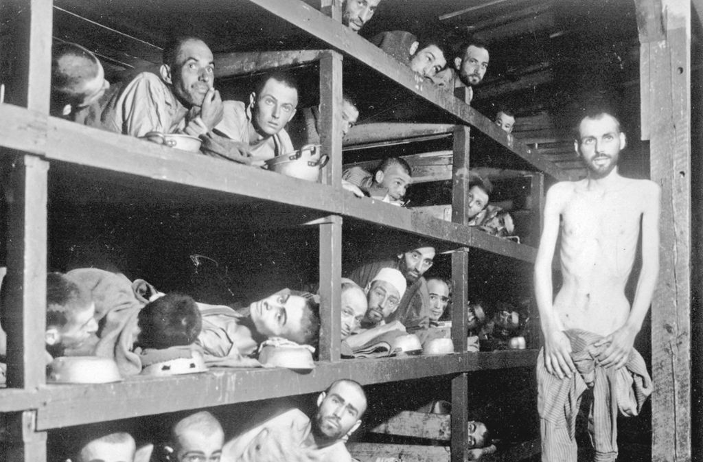 Überlebende des Konzentrationslagers Buchenwald im April 1945 nach ihrer Befreiung.