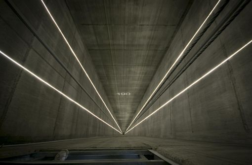 Die  Aufzugsschächte im Rottweiler Aufzugstestturm gehören zu den längsten in Deutschland. 30 Sekunden dauert die Fahrt auf 232 Meter Höhe. Das kann ganz schön lang sein. Foto: 7aktuell.de/Andreas Friedrichs