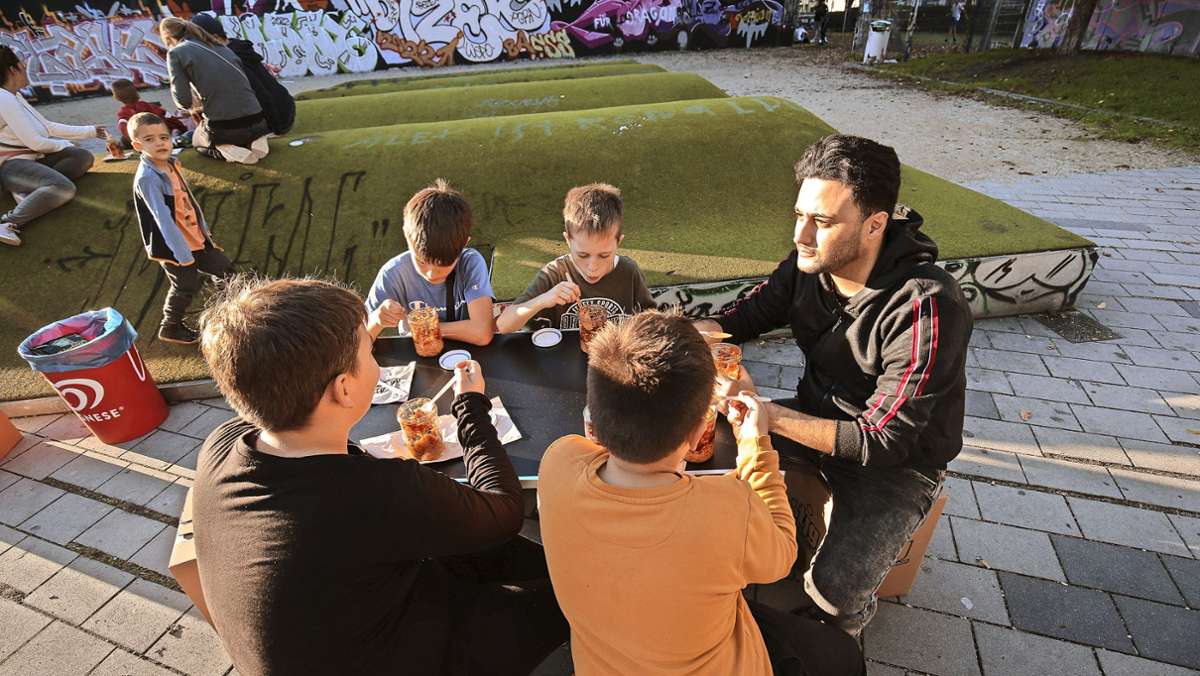 Pop-up-Jugendtreff in Stuttgart: Warmes Essen für Kinder im  Leonhardsviertel