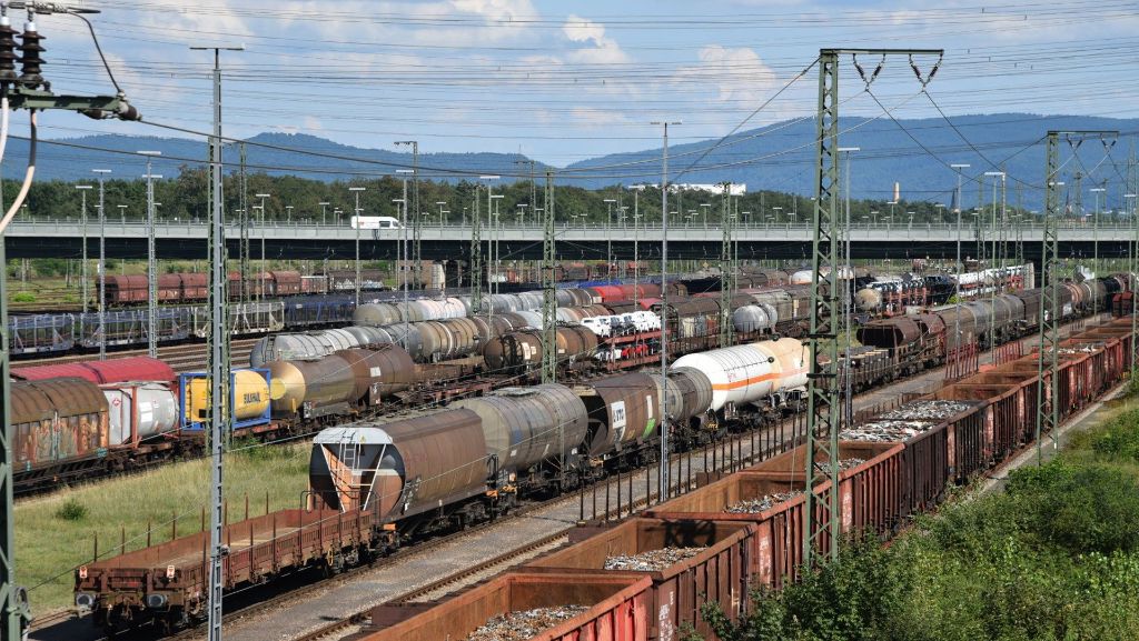 Rosenheim: 30 Asylbewerber auf einem Güterzug versteckt