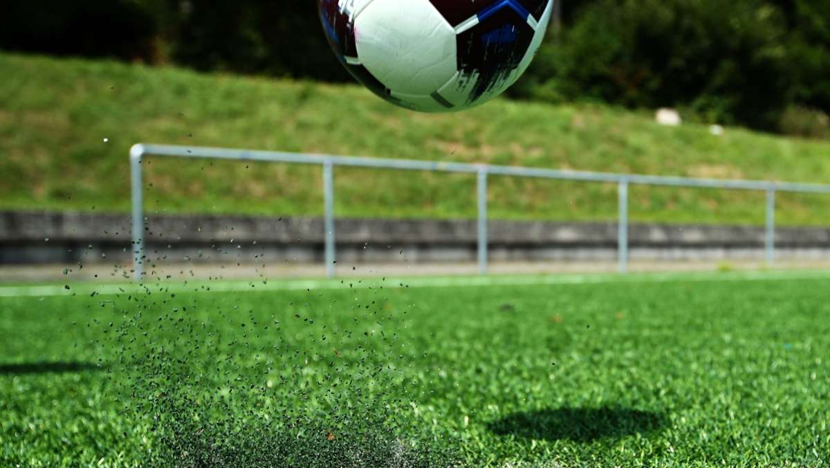 Fußball-Bezirksliga: Erster Sieg für die Spvgg Warmbronn