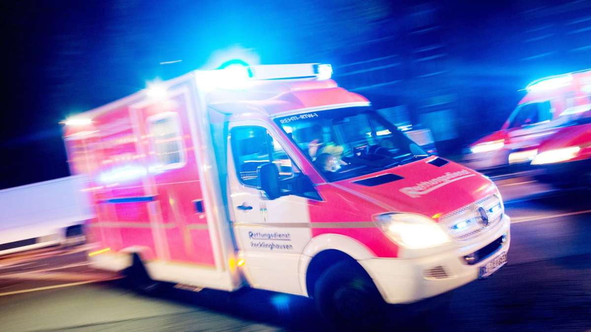 Zwischen Feuerbach und Zuffenhausen: Auto überschlägt sich auf A81 – Fahrer  verletzt