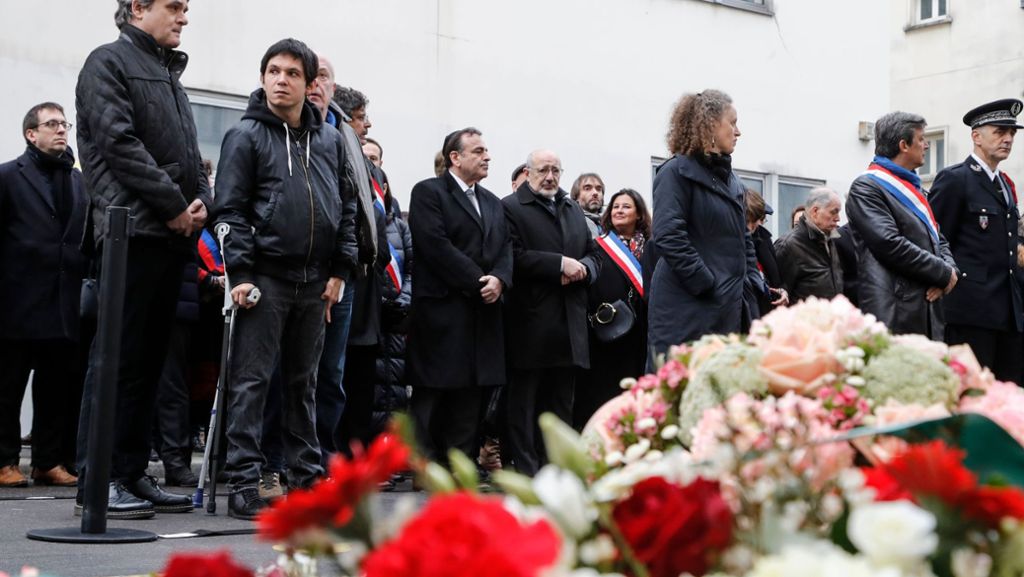 Fünf Jahre nach Attentat: Gedenken an Opfer –  „Charlie Hebdo“-Leiter warnt vor Zensur