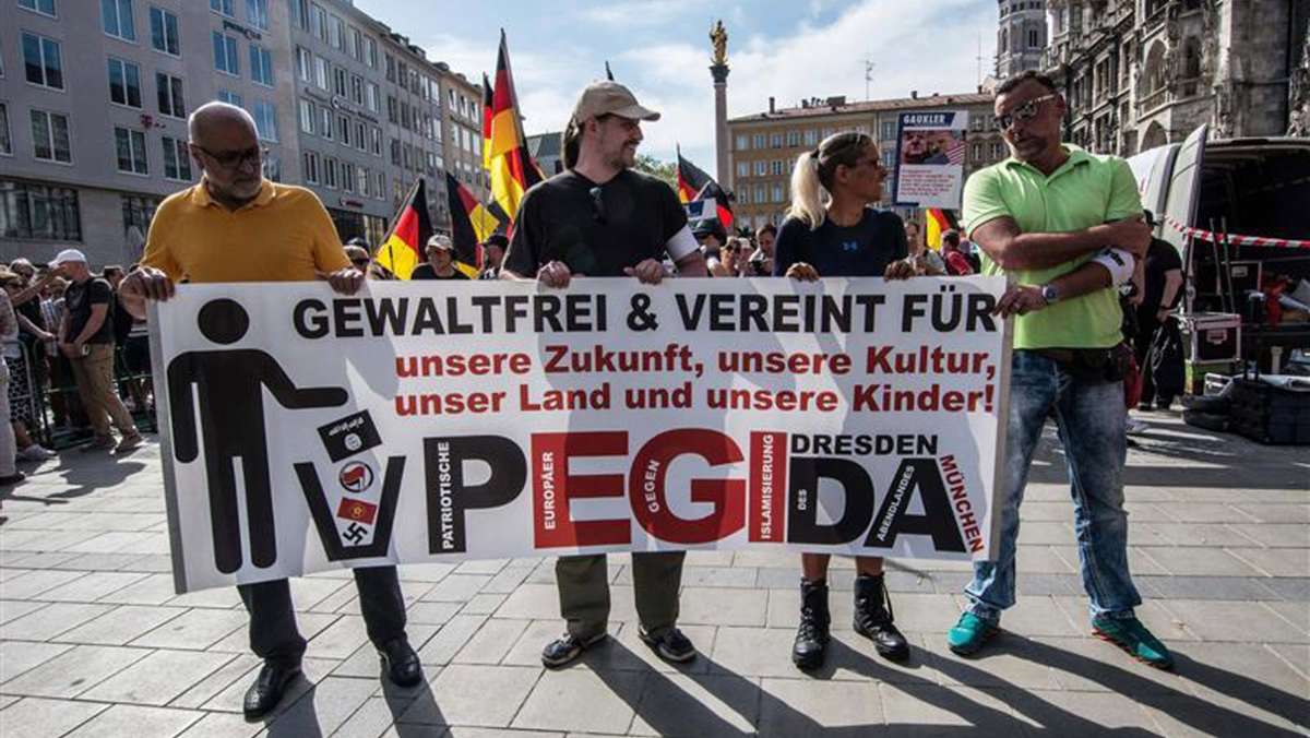  Die Pegida-Bewegung wird vom sächsischen Verfassungsschutz als extremistisch eingestuft. Man sehe eine „immer stärkere rechtsextremistische Ausrichtung“, so das Landesamt für Verfassungsschutz. 