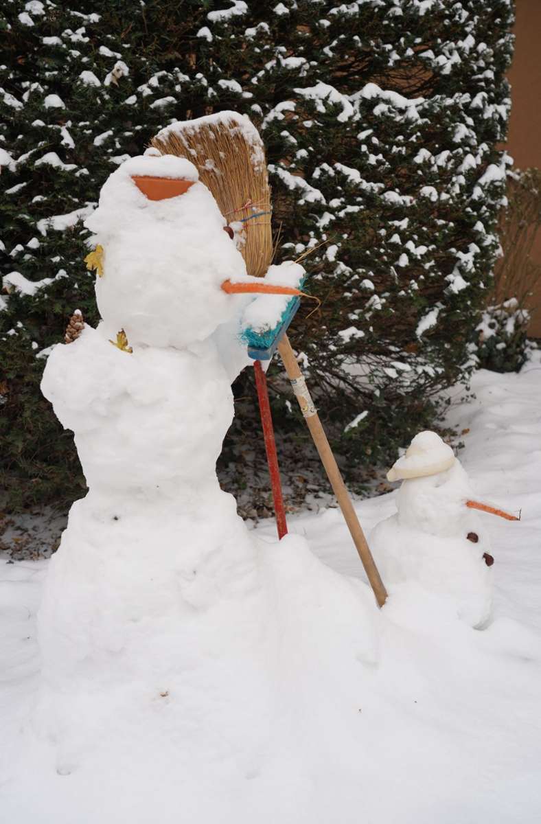Bis Ende des Wochenendes soll es kalt bleiben – solange wird auch der Schneemann überleben.
