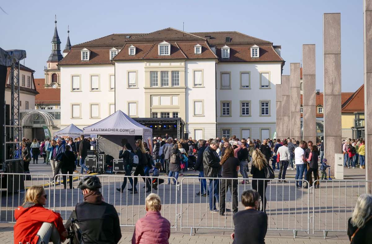 Der Konzertmarathon stieg auf dem Rathausplatz.
