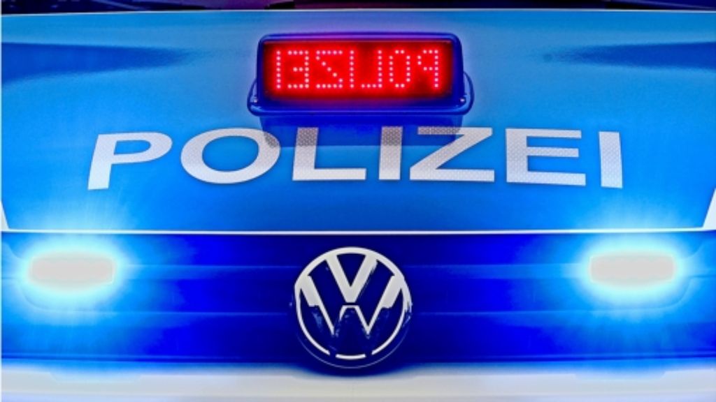 Blaulicht aus der Region Stuttgart : 20. September: 19-Jähriger rammt Laternenmast