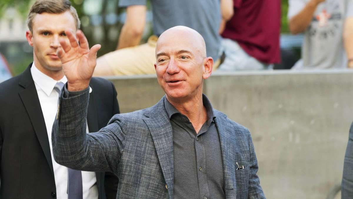  Jeff Bezos hat mit Amazon unseren Konsum geprägt und uns zu Amazons Hilfsarbeitern gemacht. Das hat nicht nur die Buchbranche radikal verändert. Die Politik will den Internet-Giganten zähmen. 