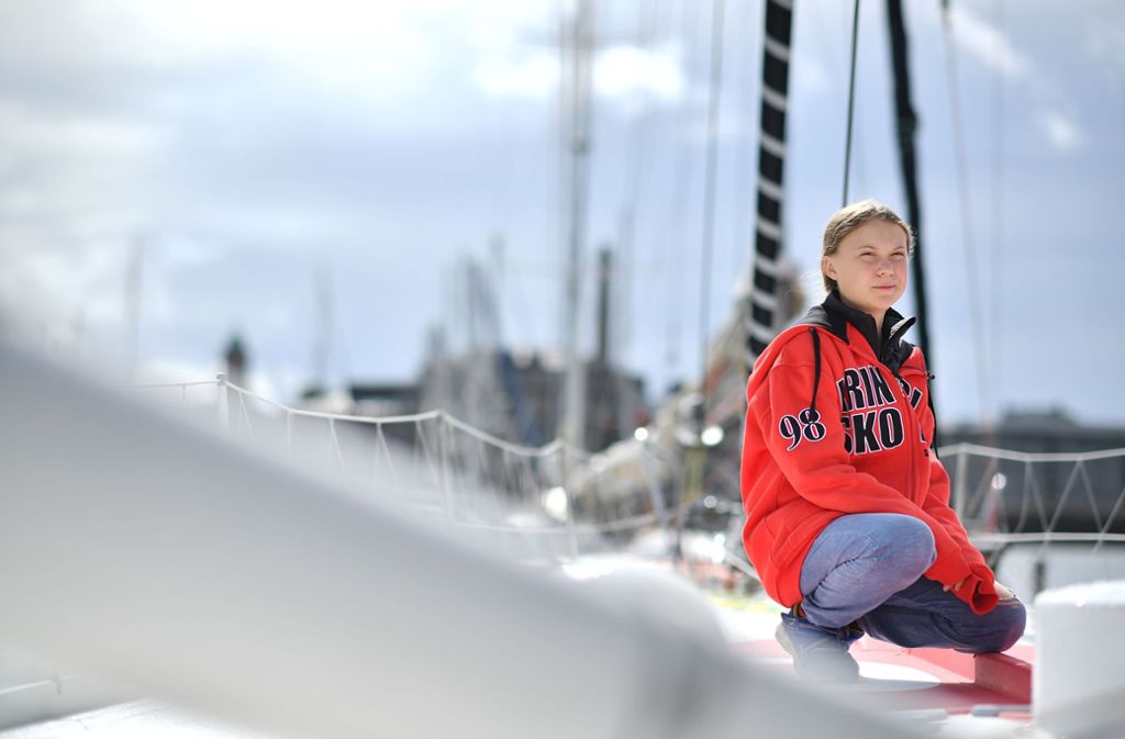 Derzeit befindet sich Greta Thunberg auf hoher See. Um nicht zufliegen, segelt die Jugendliche mit einer Rennjacht nach New York. Dort wird sie am UN-Klimagipfel teilnehmen. Foto: AFP