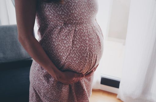 Die Petition zum Mutterschutz für selbstständige Schwangere erreicht noch vor Ablauf der Frist 100.000 Unterschriften. Foto: Unsplash/Ömürden Cengiz